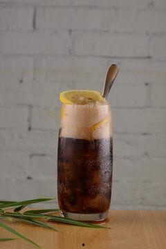 柠檬可乐在线观看,在线观看，畅享夏日清新滋味