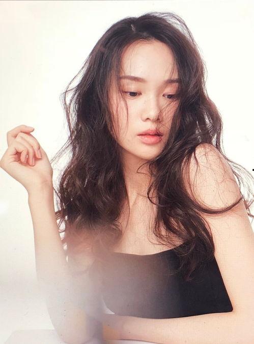 女明星荻,璀璨星途的女明星传奇